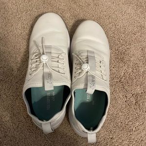 Clove Shoes - Women’s size 8.5/ Men’s size 7. White.